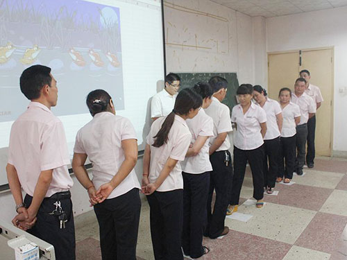 “青蛙過獨(dú)木橋”實(shí)操演練 “青蛙過獨(dú)木橋”實(shí)操演練