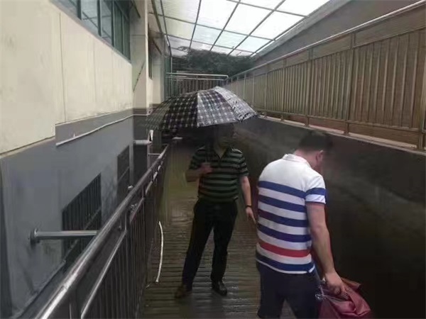 湖南保安服務(wù),墻外高空清洗服務(wù),湖南保利天創(chuàng)物業(yè)發(fā)展有限公司 湖南保安服務(wù),墻外高空清洗服務(wù),湖南保利天創(chuàng)物業(yè)發(fā)展有限公司