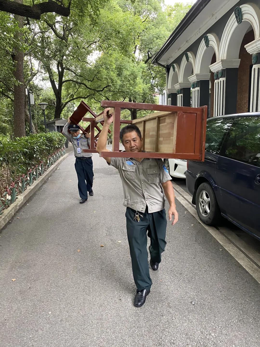 湖南保安服務,墻外高空清洗服務,湖南保利天創(chuàng)物業(yè)發(fā)展有限公司 湖南保安服務,墻外高空清洗服務,湖南保利天創(chuàng)物業(yè)發(fā)展有限公司