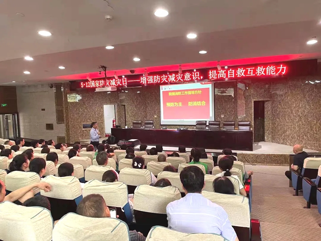 湖南保安服務(wù),墻外高空清洗服務(wù),湖南保利天創(chuàng)物業(yè)發(fā)展有限公司 湖南保安服務(wù),墻外高空清洗服務(wù),湖南保利天創(chuàng)物業(yè)發(fā)展有限公司
