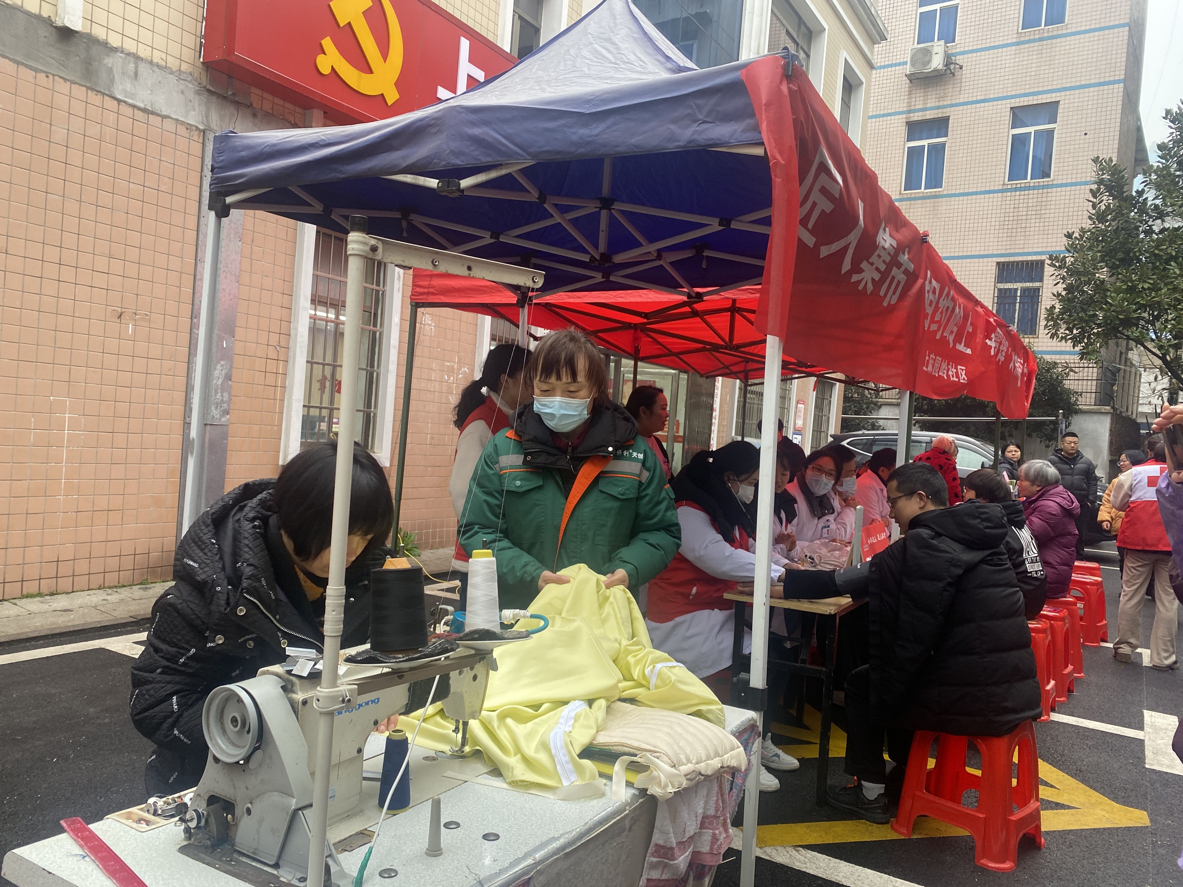 湖南保安服務(wù),墻外高空清洗服務(wù),湖南保利天創(chuàng)物業(yè)發(fā)展有限公司