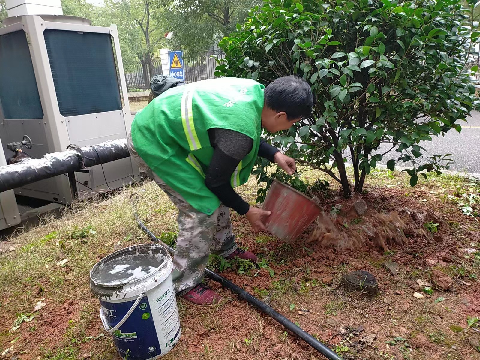 湖南保安服務(wù),墻外高空清洗服務(wù),湖南保利天創(chuàng)物業(yè)發(fā)展有限公司